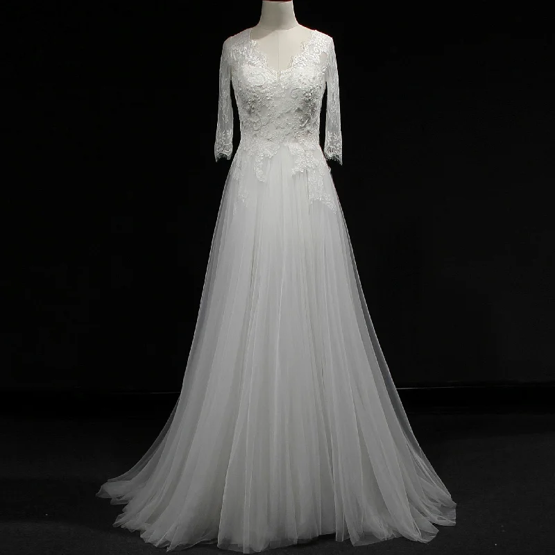 Three Quarter Sleeve A-line Tulle Wedding Dress with Vneck